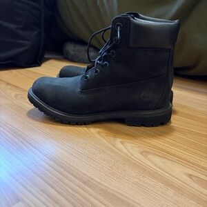 Timberland women’s boots Size 9.